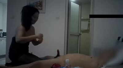 豹纹黑丝熟女技师致命诱惑!毒龙胸推 口含果冻吹样样精通,让你欲仙欲死!